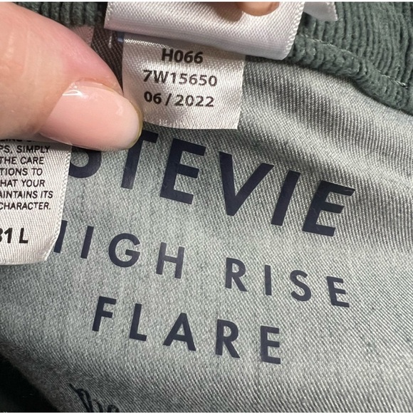 Lucky Brand - High Rise Stevie Flare Corduroy - Size 12/31L - Picture 16 of 16